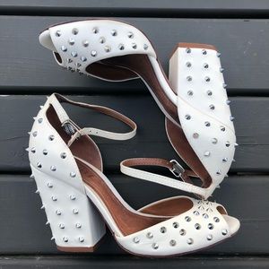 Schutz sz 5.5 white block heel sandals